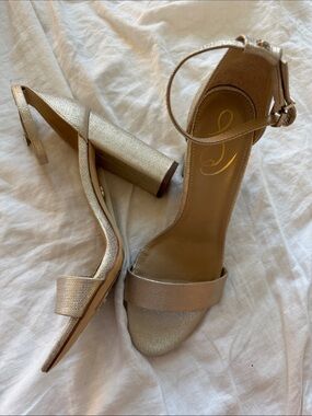 NWOT Sam Edelman Block Heel Open Toe Sandals Heels Size 9.5 Champagne
